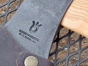 ハスクバーナ手斧38cmの使用レビュー！キャンプにおすすめのハチェット！ – Sotopia