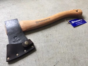ハスクバーナの手斧 （38cm）を買ってみた｜レビュー