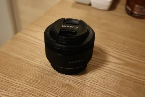 【レビュー】Canon EF50mm F1.8 STM | ぼかしの効く最高のおすすめ単焦点レンズ