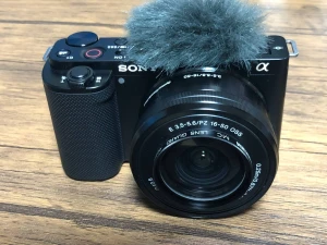 SONY ZV-E10レビュー！α6400が動画特化マシンになって登場！？ブイログ初心者に最適なカメラになりました。